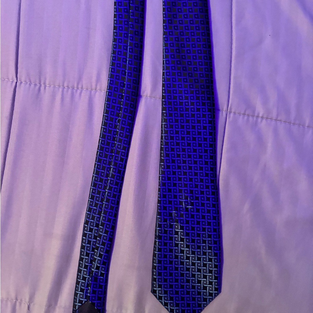 Elegant Blue Patterned Men's Tie